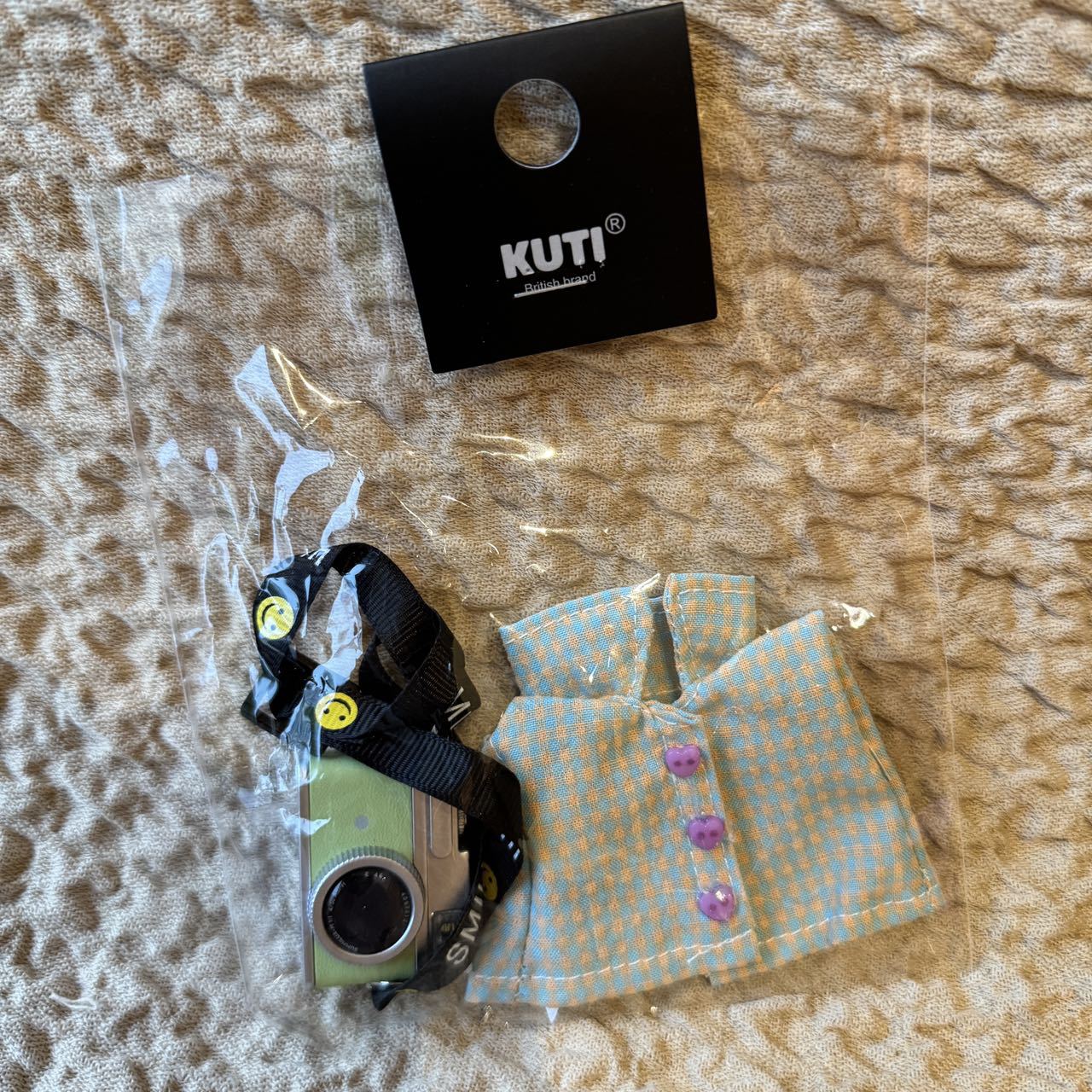【Clothes Only】Labubu Plush Doll Clothes LABUBU Replaceable Grid Shirt Camera Accessories